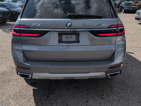 Used 2024 BMW X7 xDrive40i w/ Premium Package AWD/4WD image 4