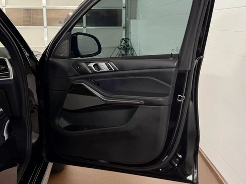 Used 2019 BMW X5 xDrive50i w/ M Sport Package AWD/4WD image 50