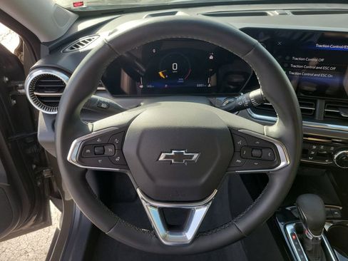 Used 2024 Chevrolet Trax ACTIV w/ Sunroof Package image 28