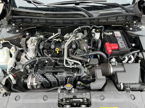 Used 2025 Nissan Altima 2.5 SV image 30