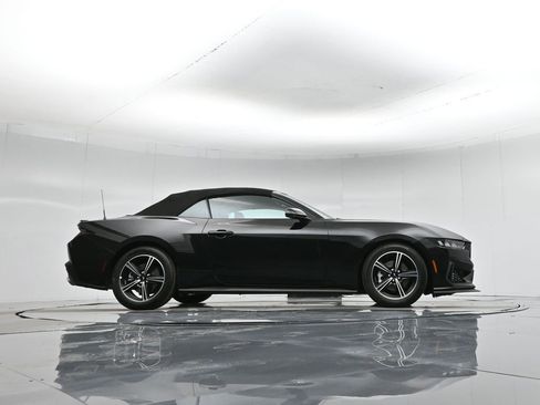 Used 2025 Ford Mustang Premium image 50