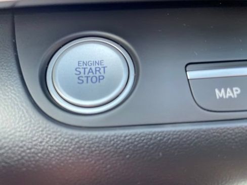 Used 2024 Hyundai Elantra Limited FWD image 30