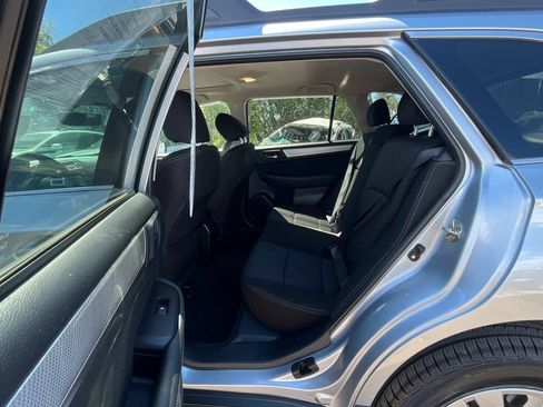 Used 2017 Subaru Outback 2.5i Premium AWD/4WD image 20