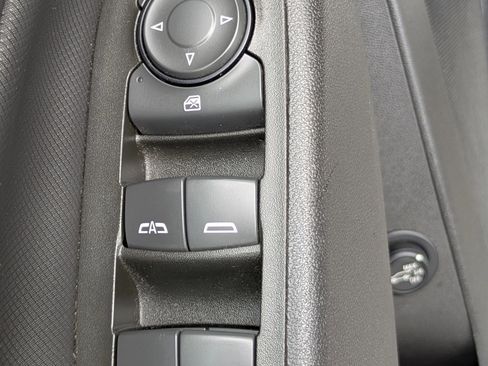 Used 2022 Chevrolet Equinox RS w/ RS Leather Package FWD image 15