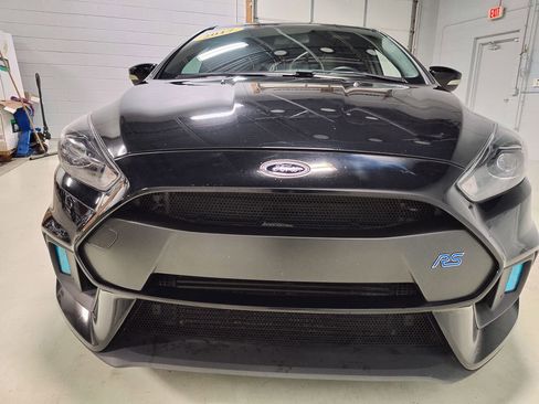 Used 2017 Ford Focus RS image 3