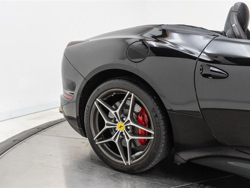 Used 2017 Ferrari California T RWD image 26