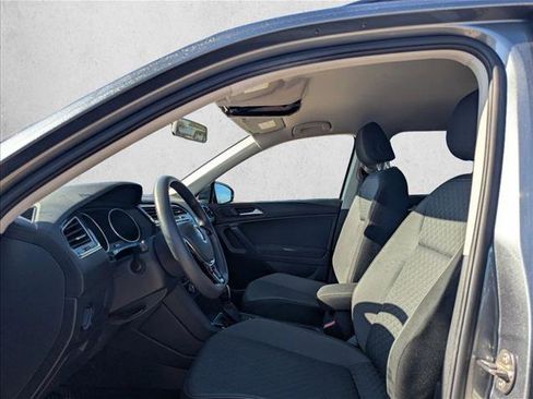 Used 2021 Volkswagen Tiguan S image 9
