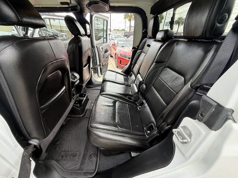 Used 2022 Jeep Gladiator Overland w/ Popular Equipment Package AWD/4WD image 21