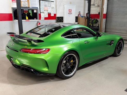 Used 2018 Mercedes-Benz AMG GT R w/ Exclusive Interior Package image 4