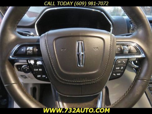 Used 2018 Lincoln Continental Select w/ Continental Climate Package image 22