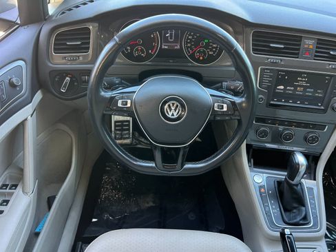 Used 2017 Volkswagen Golf Alltrack SE AWD/4WD image 15