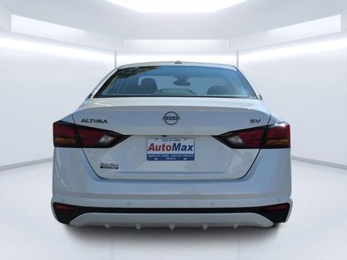 Used 2024 Nissan Altima 2.5 SV FWD image 4