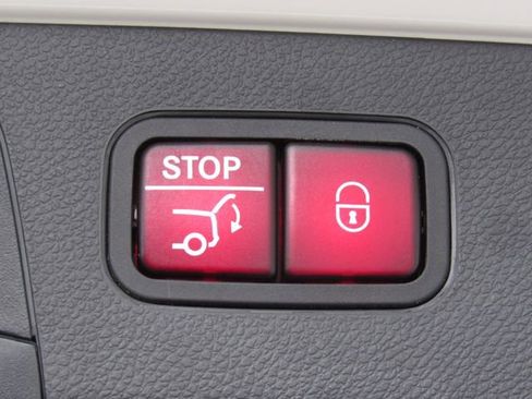 Used 2022 Mercedes-Benz GLC 300 4MATIC image 23