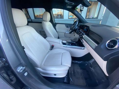 Used 2021 Mercedes-Benz GLB 250 4MATIC image 31