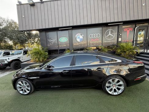 Used 2018 Jaguar XJ L Portfolio image 7