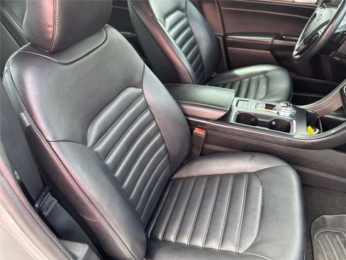 Used 2019 Ford Fusion SEL FWD image 34