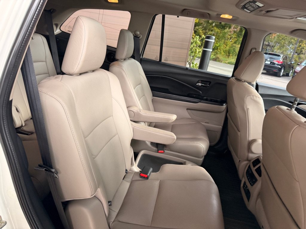 Used 2016 Honda Pilot Elite image 17