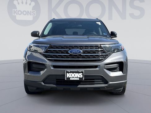 Used 2023 Ford Explorer XLT AWD/4WD image 11