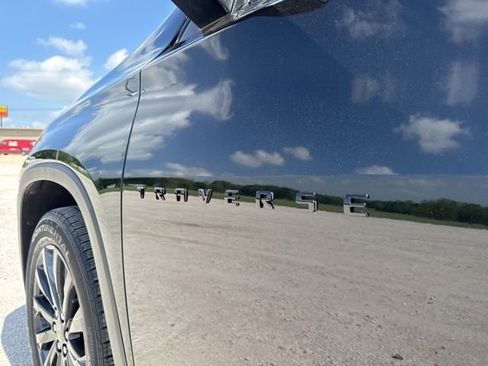 Used 2023 Chevrolet Traverse RS image 10