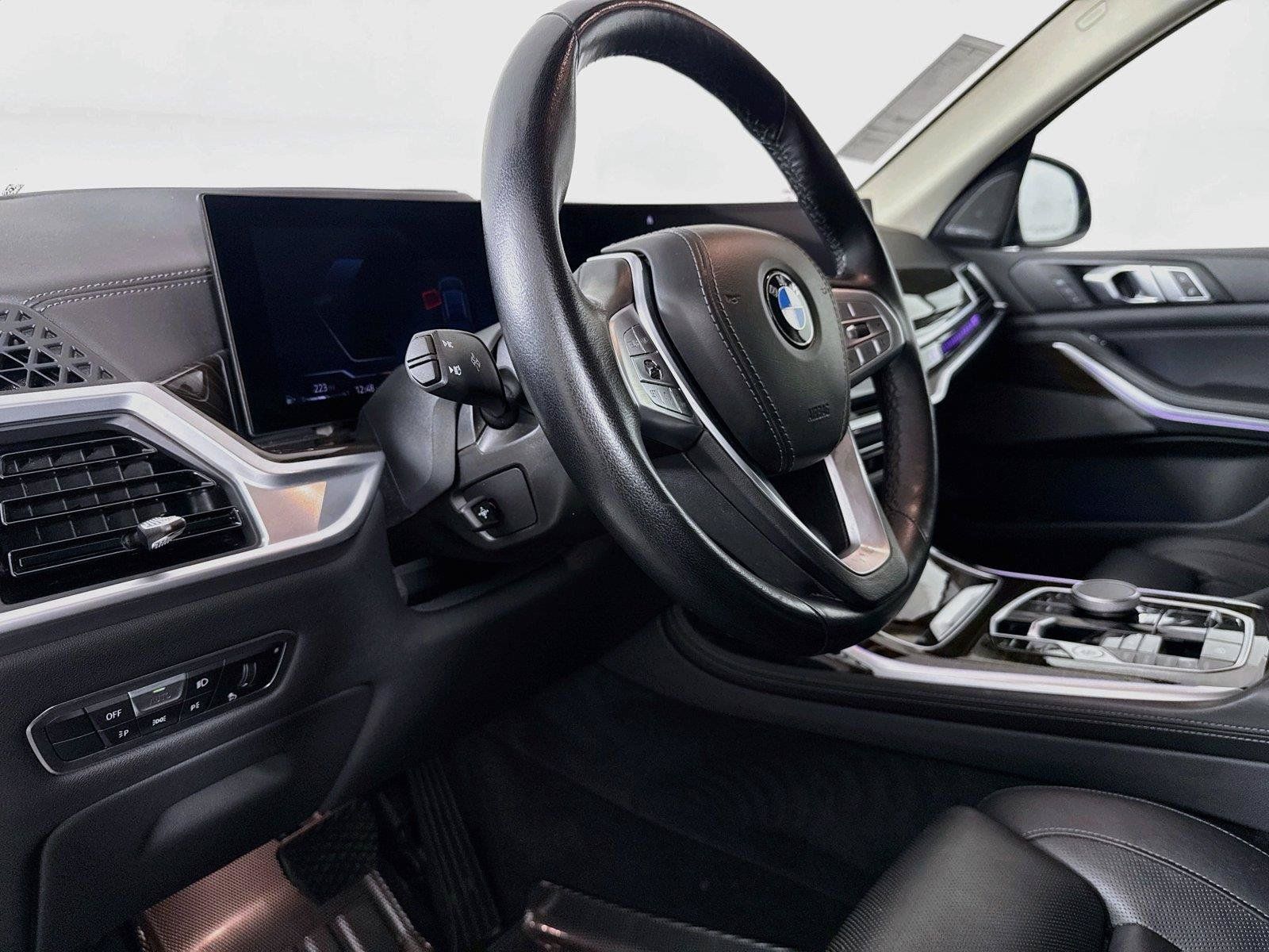 Used 2023 BMW X7 xDrive40i w/ Premium Package AWD/4WD image 4