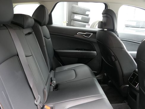 Used 2023 Kia Sportage EX AWD/4WD image 23
