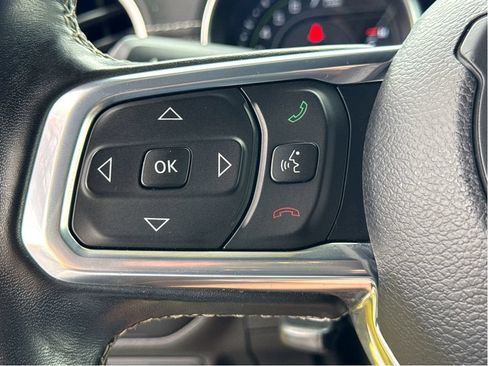 Used 2022 Jeep Wrangler Unlimited Sahara w/ Cold Weather Group AWD/4WD image 15