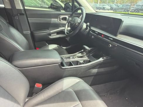 Certified 2024 Kia Sorento X-Line EX AWD/4WD image 3