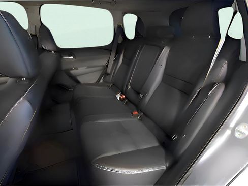 Used 2022 Nissan Rogue SL w/ SL Premium Package image 19