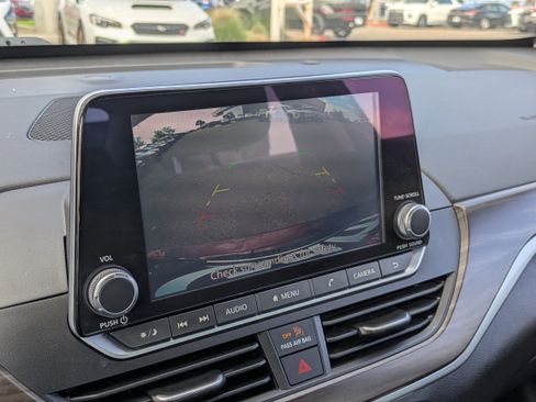 Used 2024 Nissan Altima 2.5 SV image 22