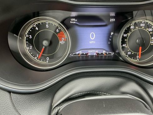 Used 2023 Jeep Cherokee Altitude Lux image 17