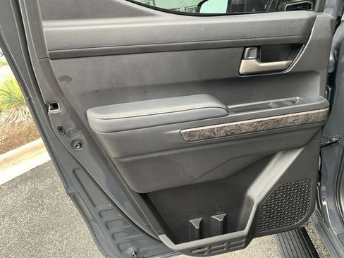 Used 2025 Toyota Tacoma Limited AWD/4WD image 15