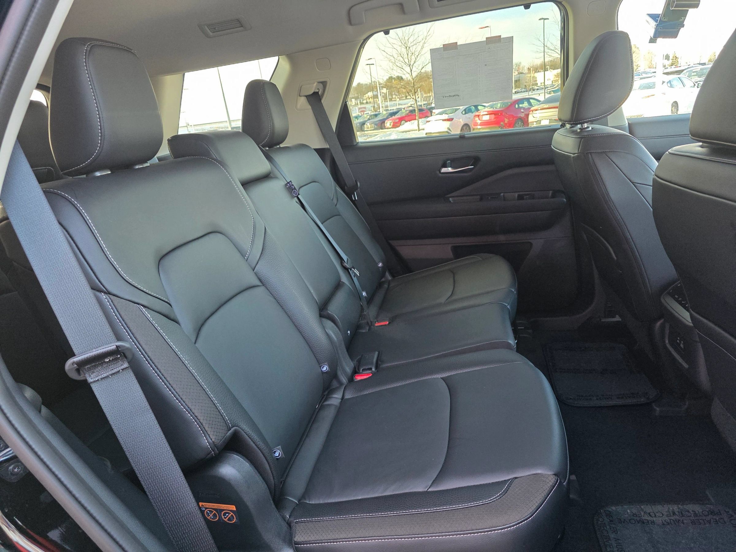 Used 2024 Nissan Pathfinder SL w/ Cargo Package FWD image 12