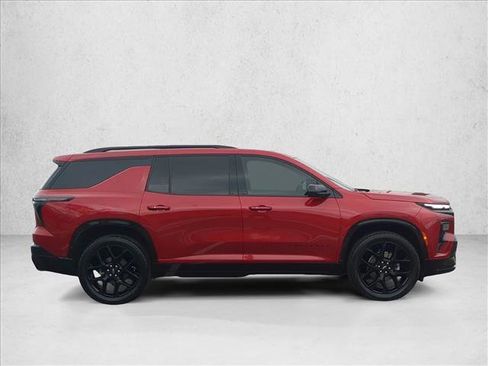 Used 2024 Chevrolet Traverse RS image 4