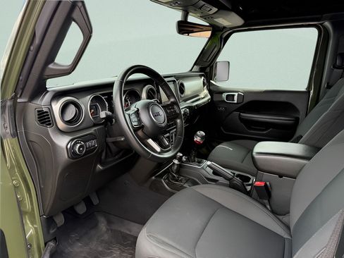 Used 2021 Jeep Wrangler Sport AWD/4WD image 4