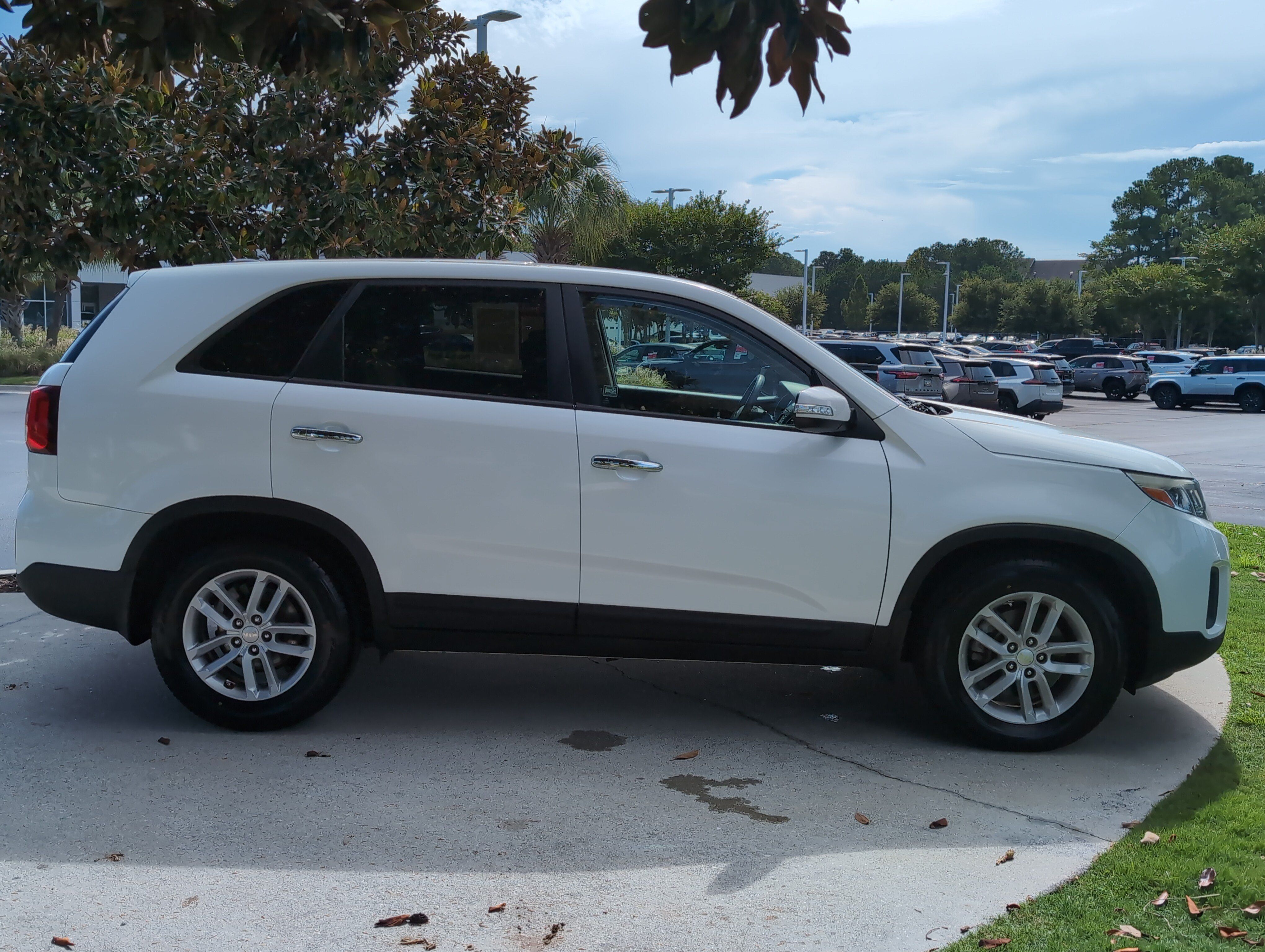 Used 2015 Kia Sorento LX FWD image 11