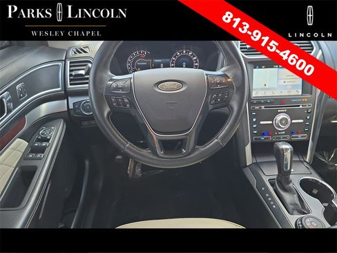 Used 2017 Ford Explorer Platinum image 12