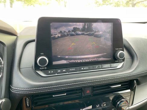 Used 2023 Nissan Rogue SV w/ SV Premium Package image 29