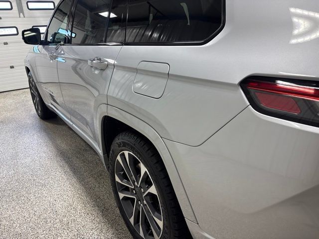 Used 2023 Jeep Grand Cherokee L Overland AWD/4WD image 10