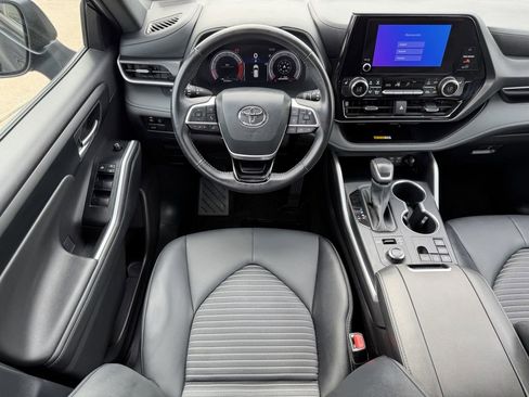 Used 2025 Toyota Highlander XSE image 14