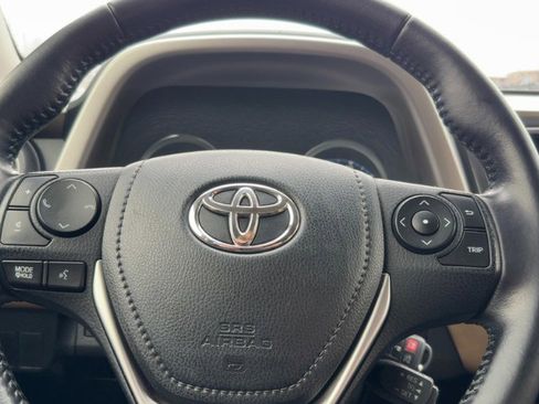 Used 2016 Toyota RAV4 XLE image 19