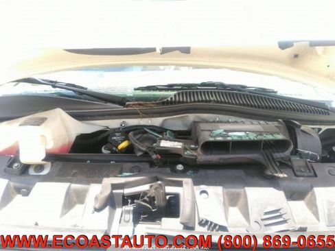 Used 2019 GMC Savana 4500 w/ Driver Convenience Package image 5