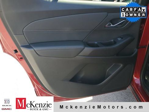 Used 2023 Chevrolet Traverse Premier FWD image 24