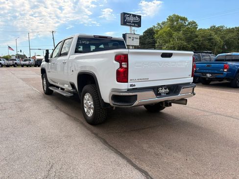 Used 2023 Chevrolet Silverado 2500 LT w/ Convenience Package AWD/4WD image 4