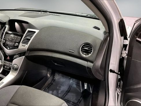 Used 2015 Chevrolet Cruze LT w/ Sun And Sound Package FWD image 23