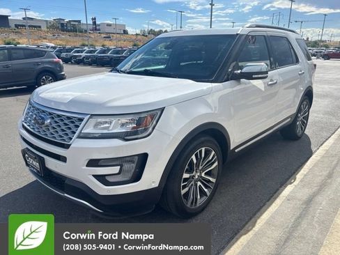 Used 2017 Ford Explorer Platinum AWD/4WD image 3