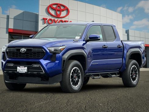 Used 2025 Toyota Tacoma TRD Off-Road w/ TRD Off Road Upgrade Package image 7