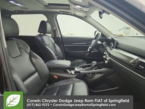Used 2025 Kia Telluride S AWD/4WD image 33