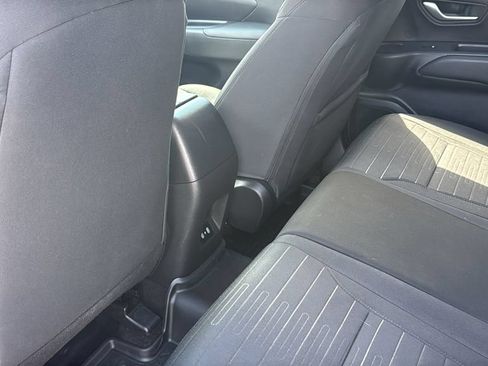 Used 2025 Hyundai Santa Cruz SE AWD/4WD image 30