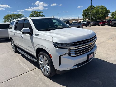 Used 2021 Chevrolet Suburban High Country AWD/4WD image 25