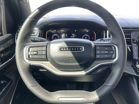 Used 2022 Jeep Wagoneer Series III w/ Premium Group I image 13